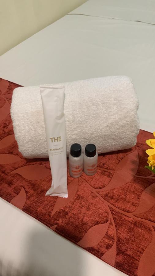 Single Sharing Room And Short Hours Stay At Sandpiper Hotel シンガポール エクステリア 写真